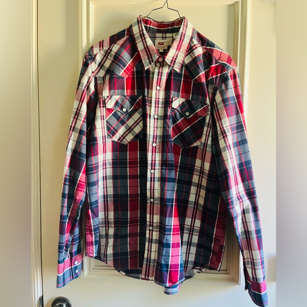 Men’s Levi’s Shirt
